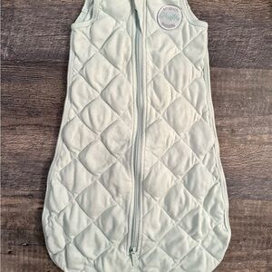 Smooch HugMe Weighted Sleep Sack Wearable Blanket Gray 8-16 lb Baby Newborn/0-3m